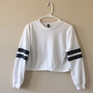 Crop top white sweater with black stripes